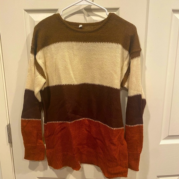 Sweaters - Colorblock sweater